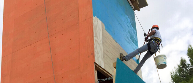 Realizzazione parete artificiale per arrampicata